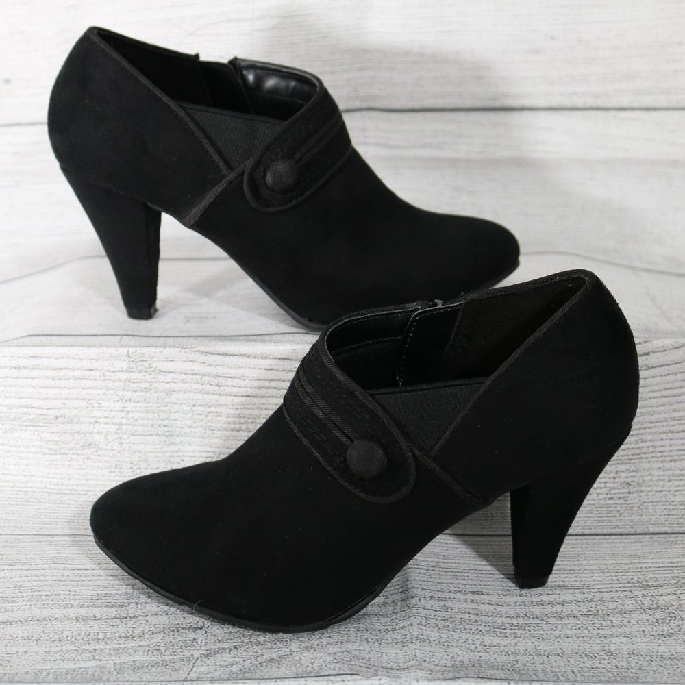 X-APPEAL Black Faux Suede Size 6 Booties
